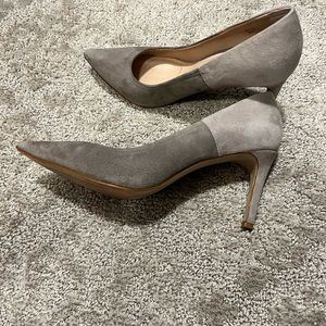 Tahari high heel pump